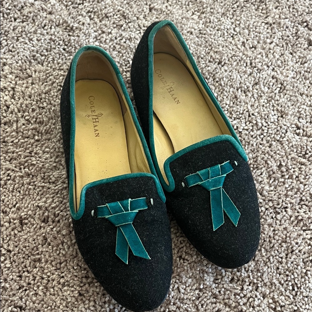 Cole Haan Women's Black and Teal Bow Loafers